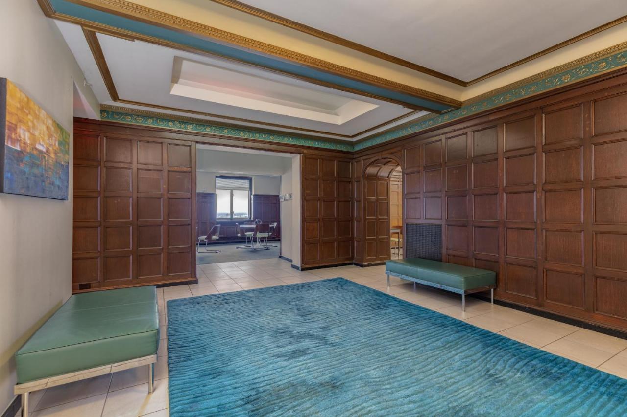 Park Pacific - Spacious Dt Apts With Free Parking By Zencity * Saint Louis