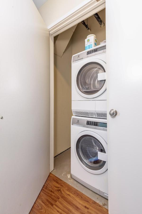 Aparthotel Park Pacific - Spacious Dt Apts With Free Parking By Zencity