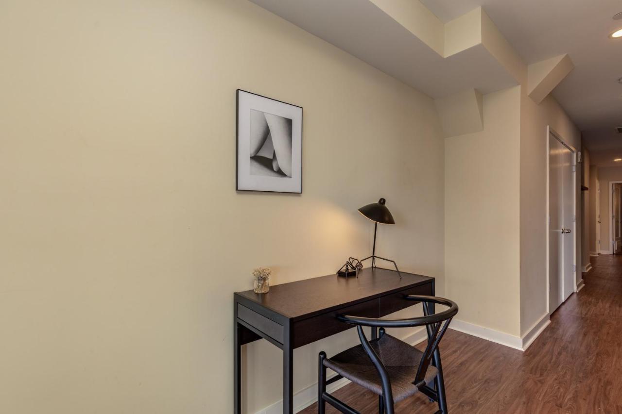 Park Pacific - Spacious Dt Apts With Free Parking By Zencity