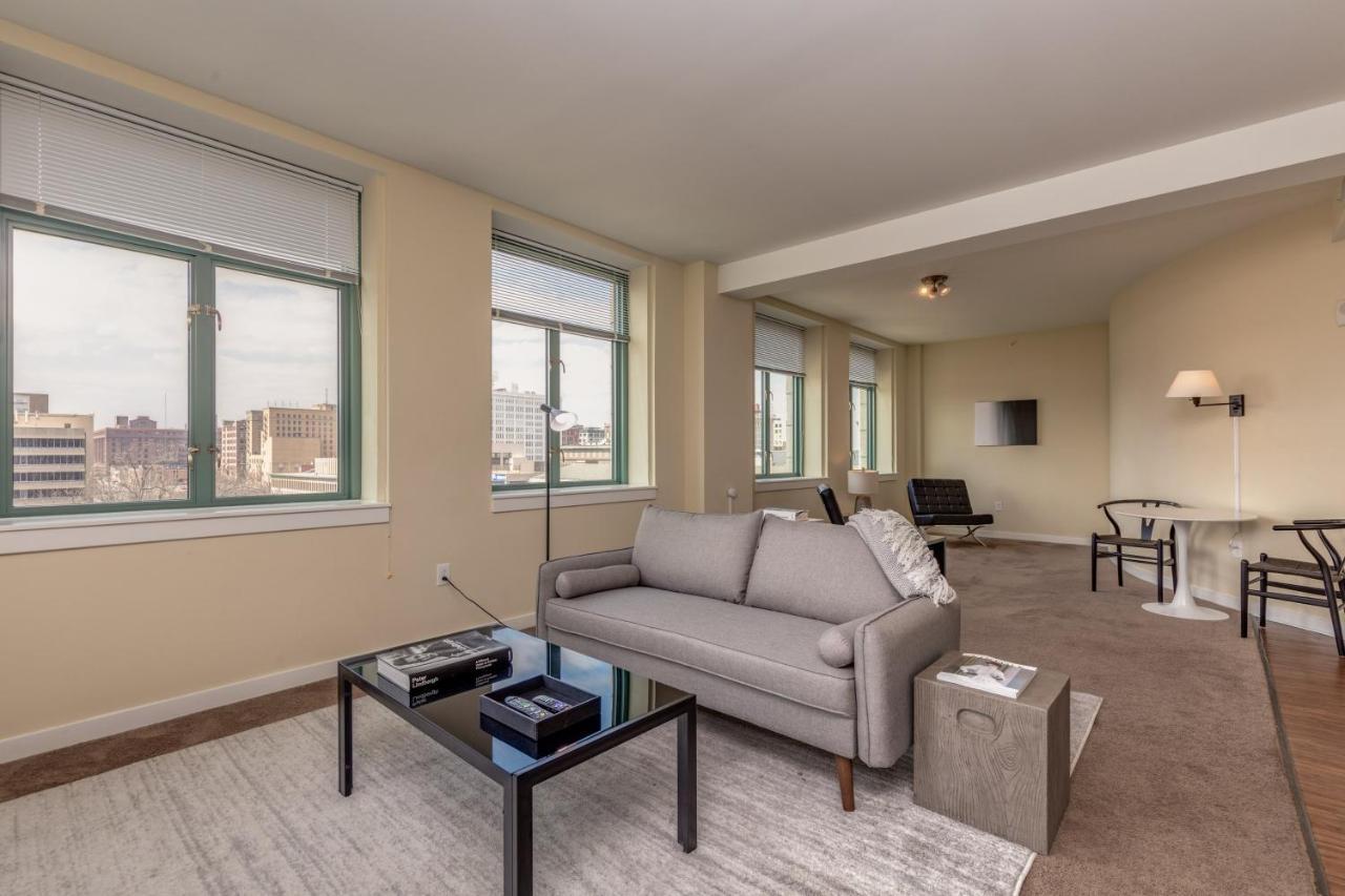 Park Pacific - Spacious Dt Apts With Free Parking By Zencity Saint Louis
