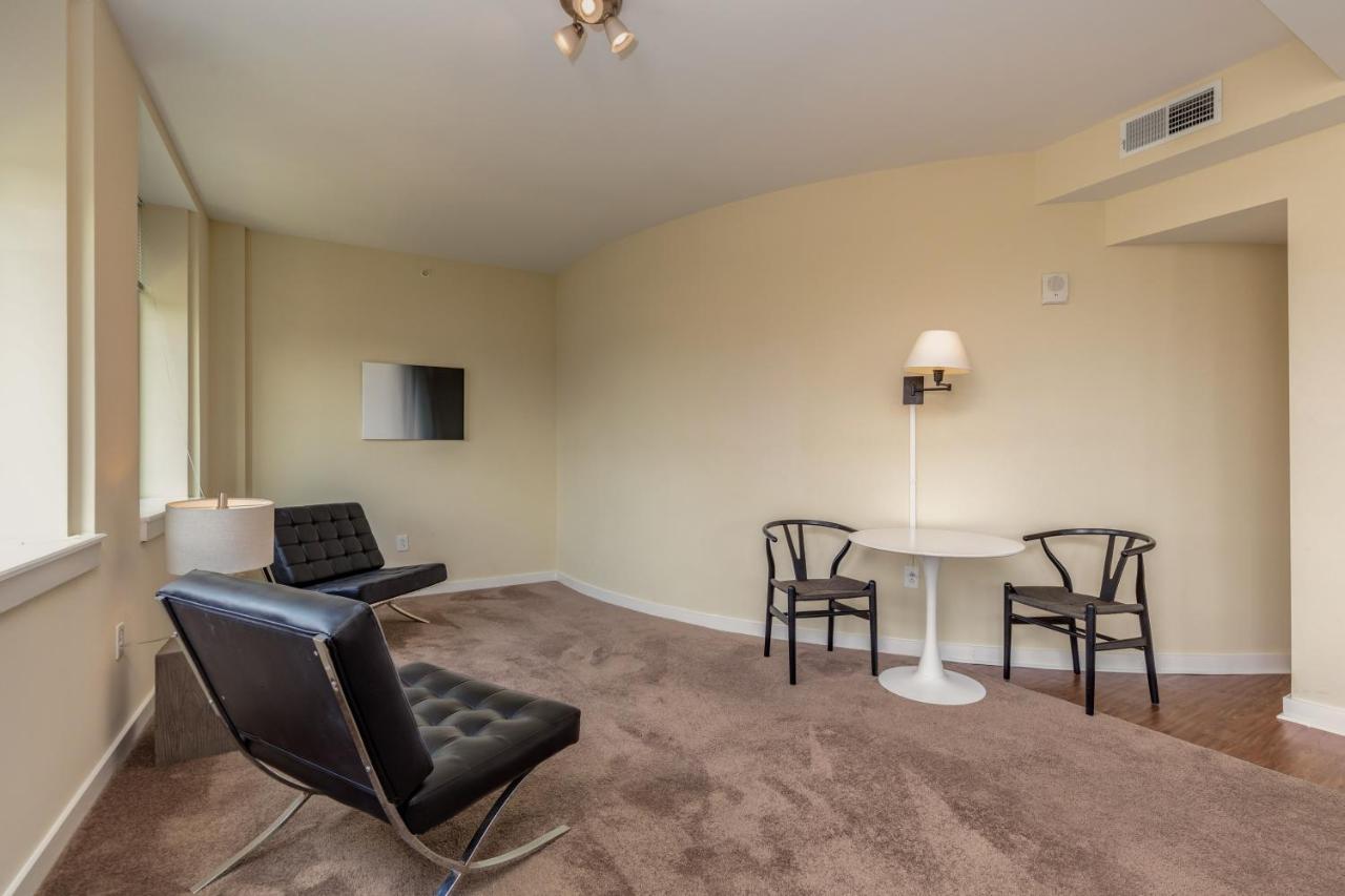 Park Pacific - Spacious Dt Apts With Free Parking By Zencity * Saint Louis