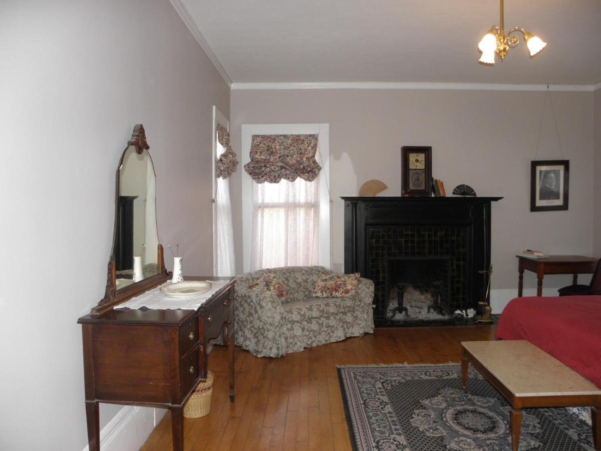Lehmann House Bed & Breakfast 3*