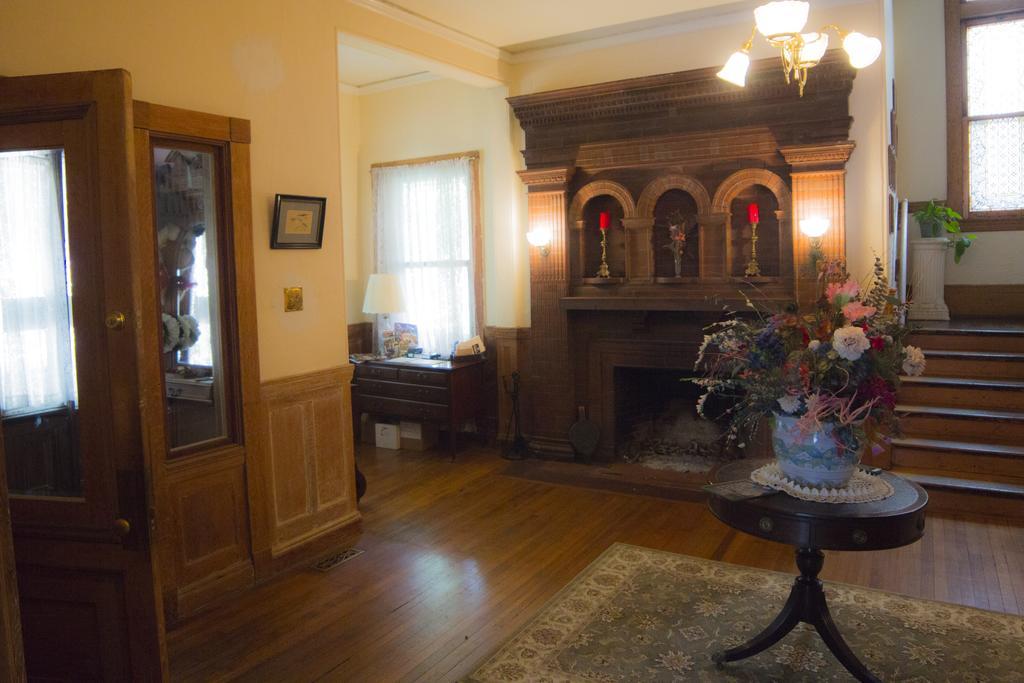 Lehmann House 3*