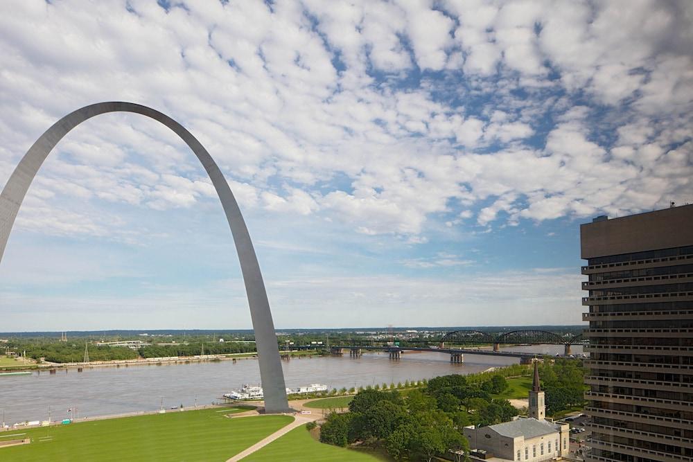 Hyatt Regency At The Arch