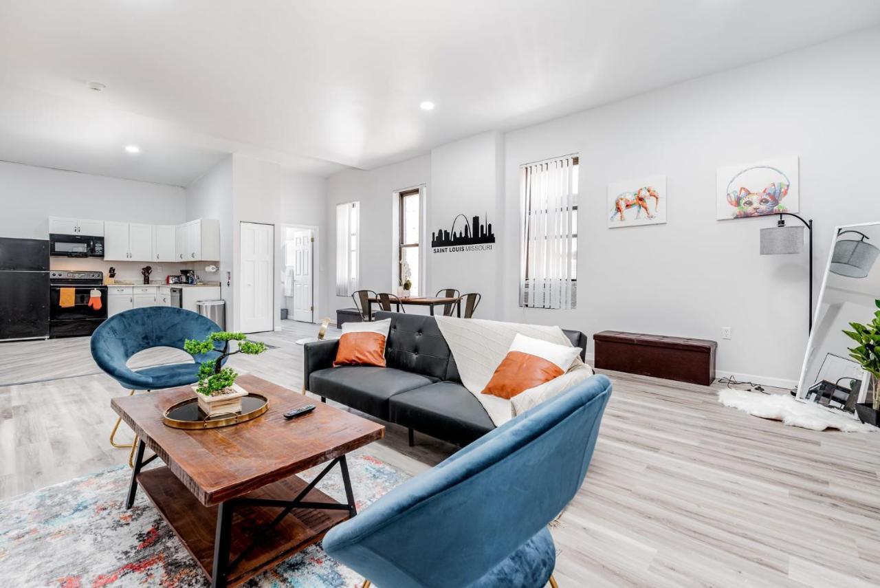 Apartment 2br Park Ave Townhome With Parking Cozysuites