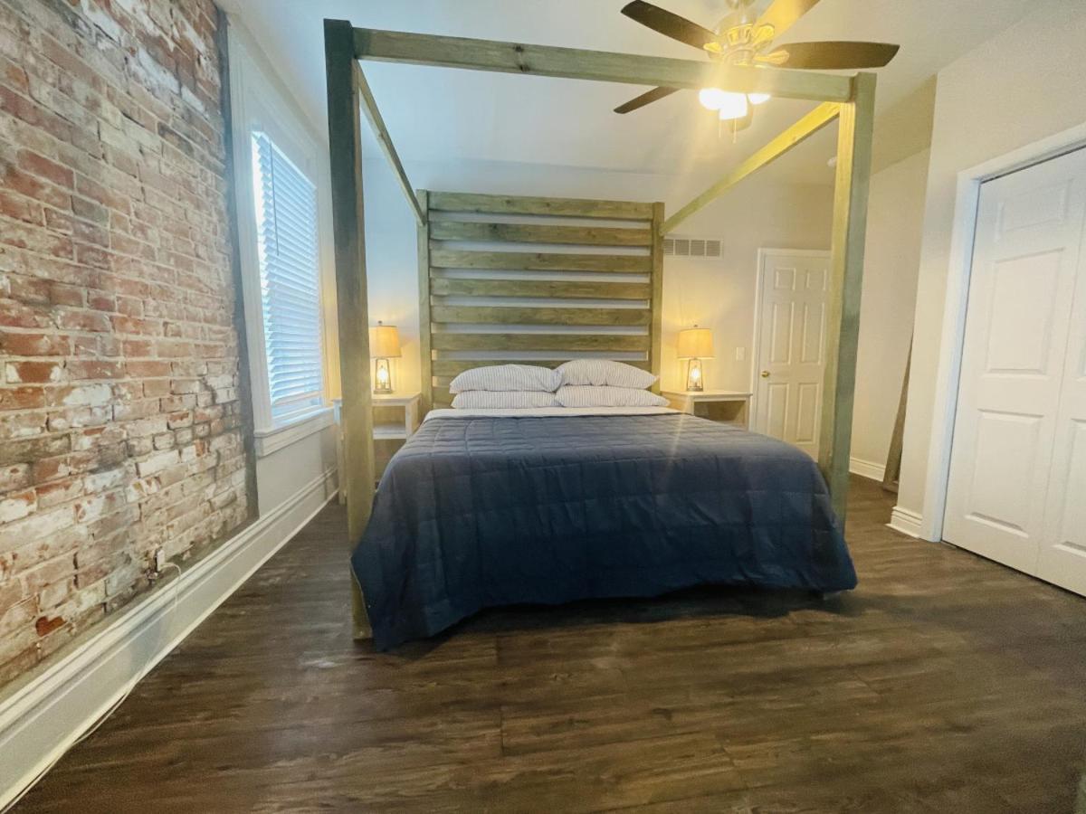 Better Than A And Walk To Breakfast! Apartment *