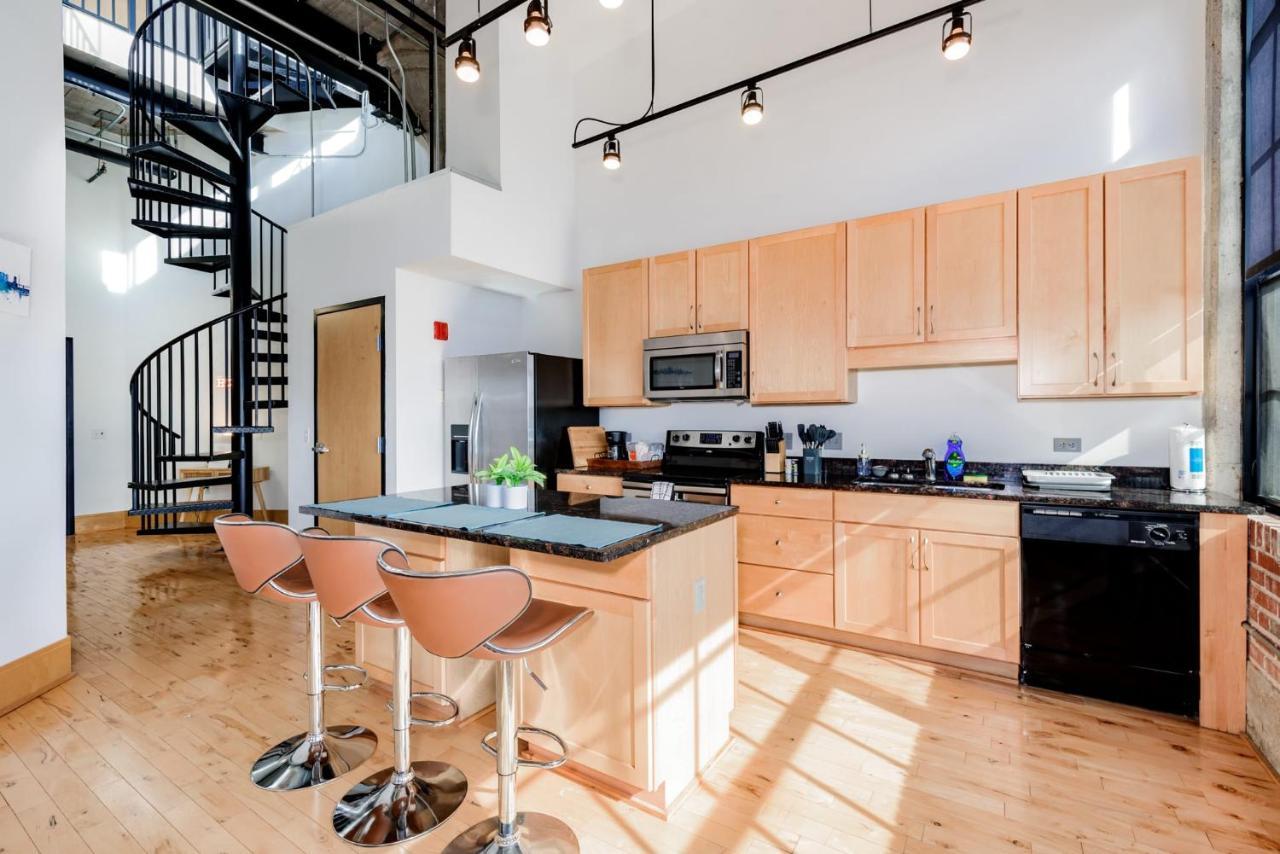 Cozysuites Gorgeous 2br Penthouse W Skyline View Saint Louis
