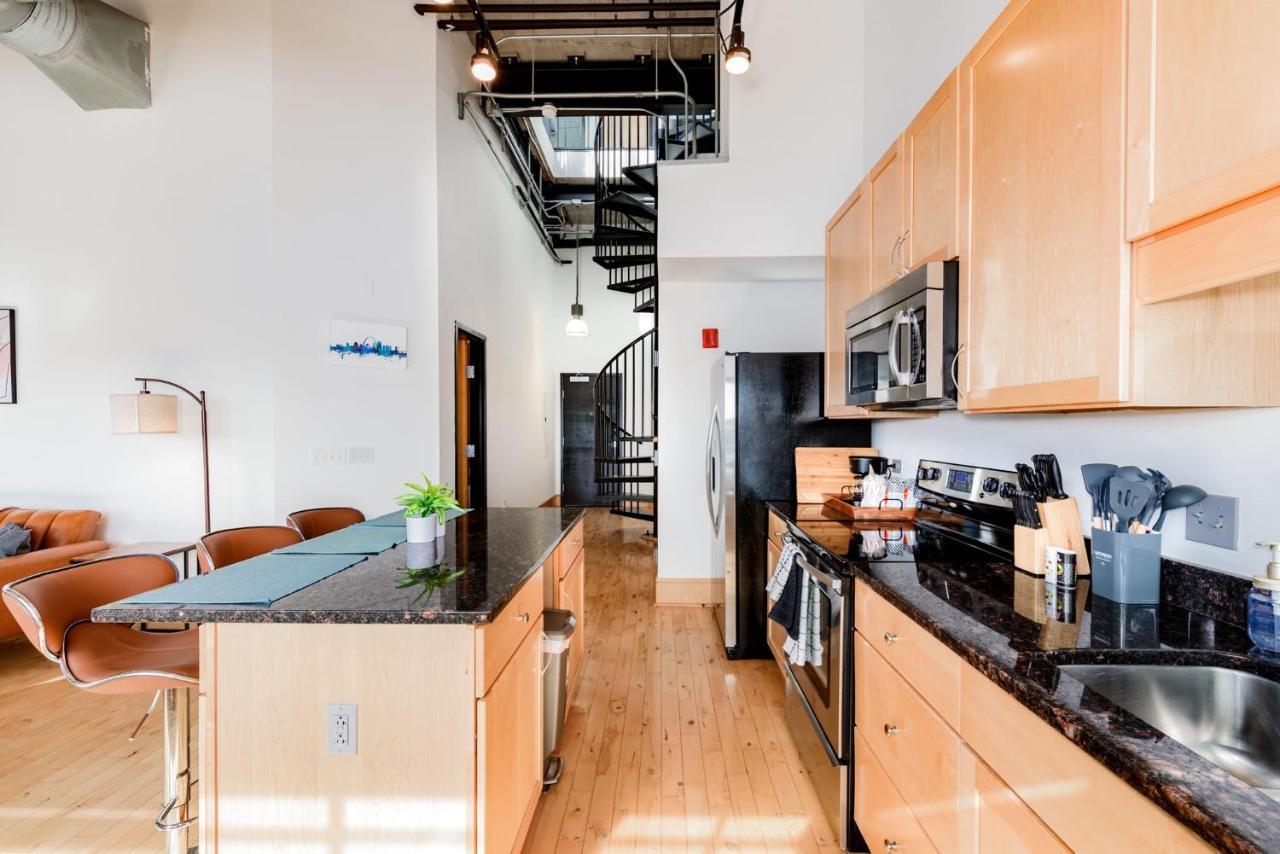 Apartment Cozysuites Gorgeous 2br Penthouse W Skyline View