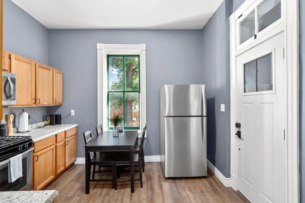 La Casa En Soulard ~ 5-star Location ~ No Chores! Apartment