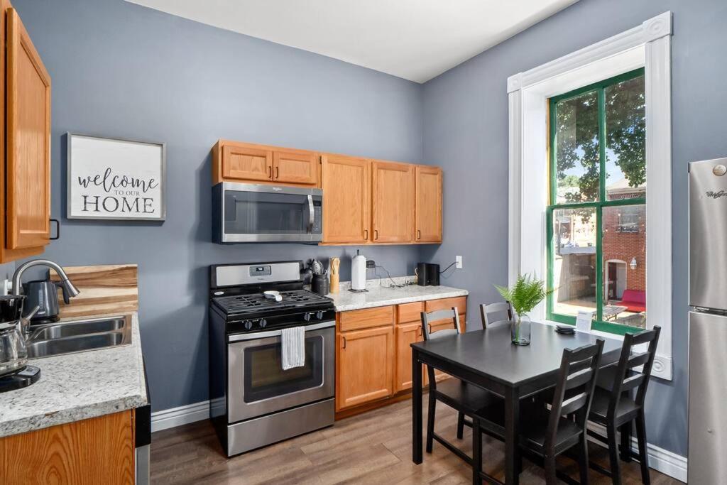 La Casa En Soulard ~ 5-star Location ~ No Chores! Apartment *