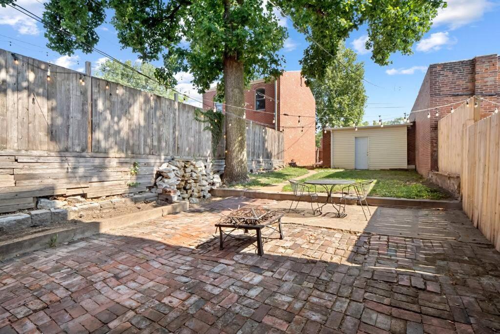 La Casa En Soulard ~ 5-star Location ~ No Chores! Saint Louis