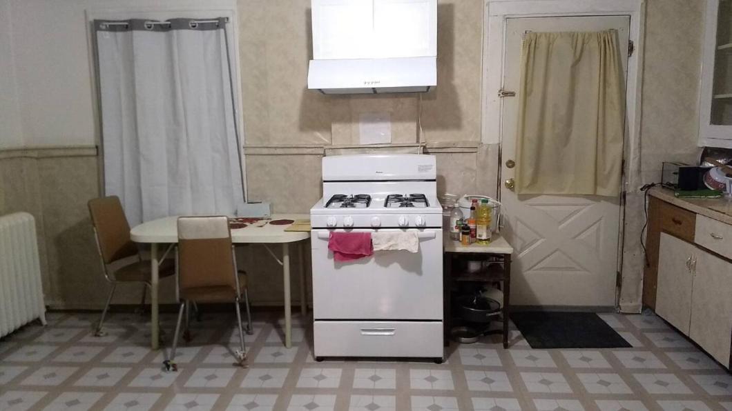Non-smokers Only Private 5 With Kitchen Price For 1 Long-term Guest Guest house Vinita Park