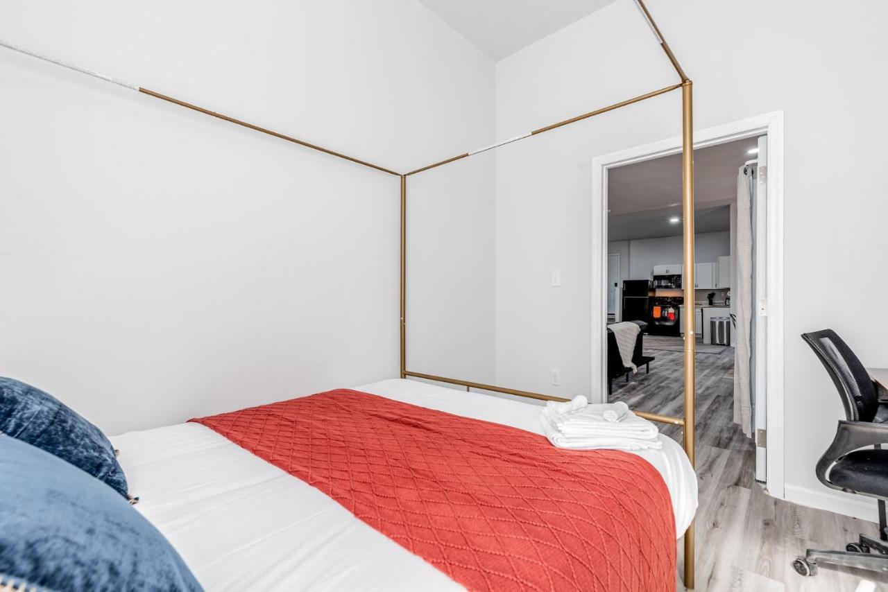 2br Park Ave Townhome With Parking Cozysuites Apartment
