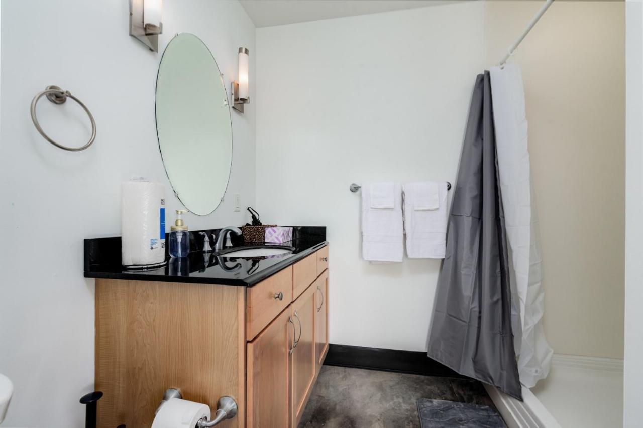 Cozysuites Gorgeous 2br Penthouse W Skyline View Saint Louis