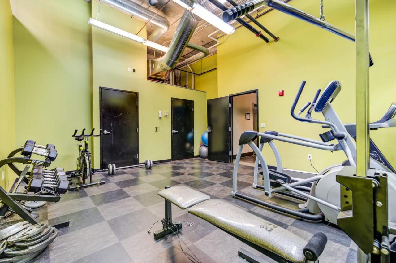 Cozysuites Gorgeous 2br Penthouse W Skyline View Apartment Saint Louis