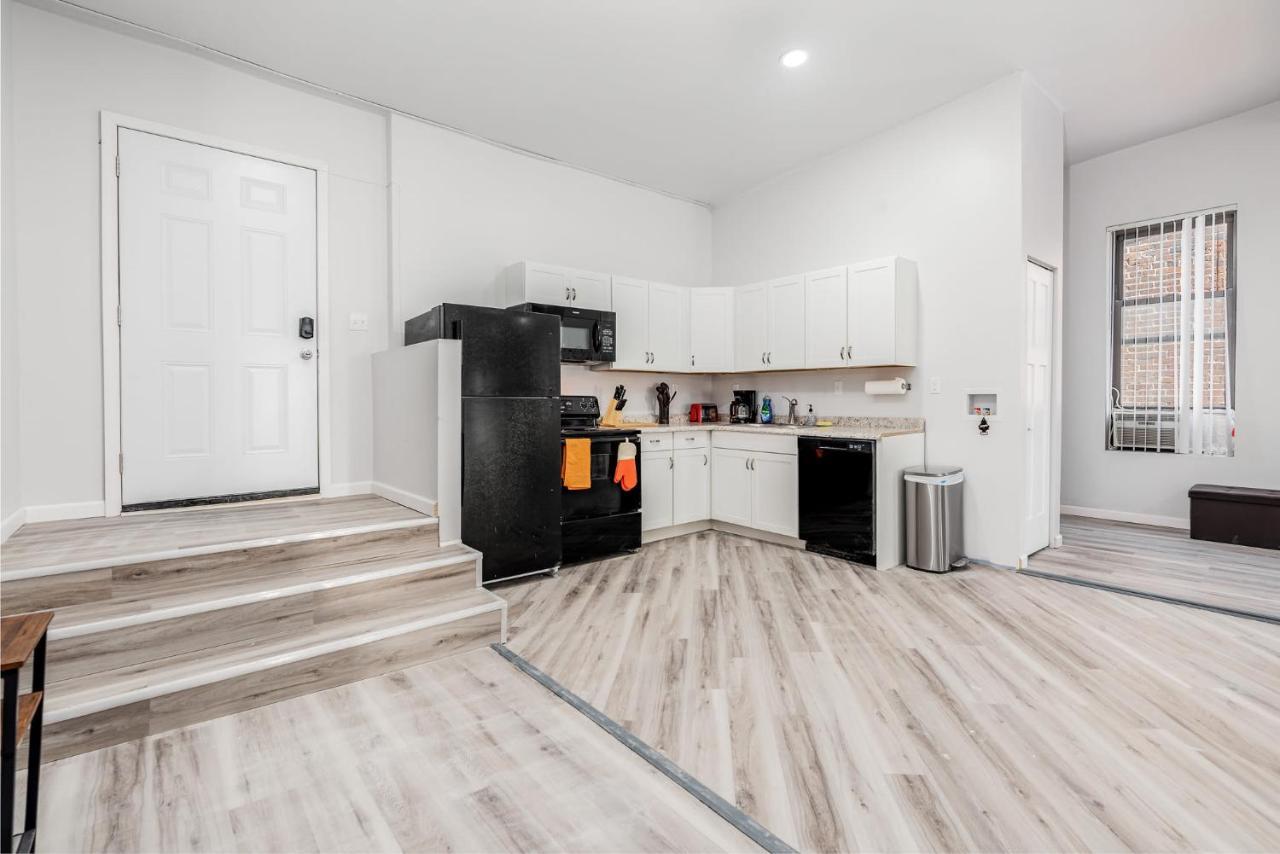 2br Park Ave Townhome With Parking Cozysuites Apartment *