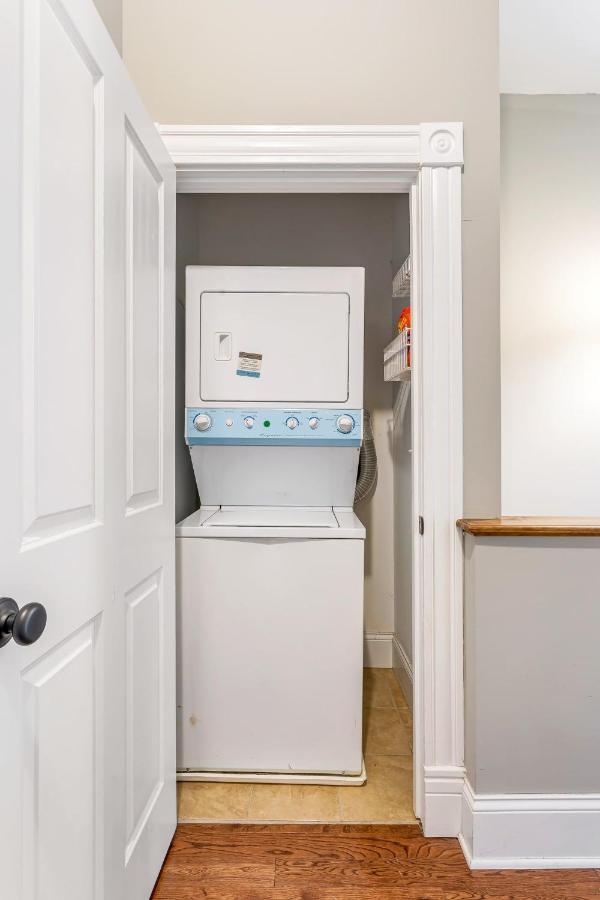 Holiday home Historic Benton Park Townhome