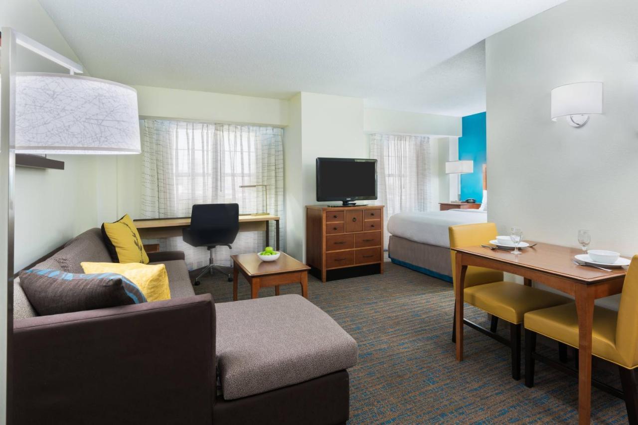 Hotel By Marriott Downtown 3*