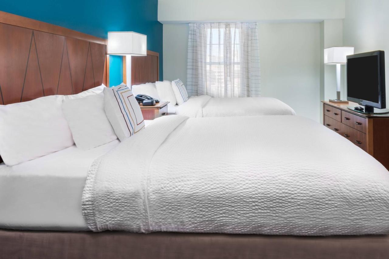 By Marriott Downtown Hotel