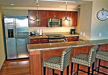 Hotel By Marriott Downtown 3*