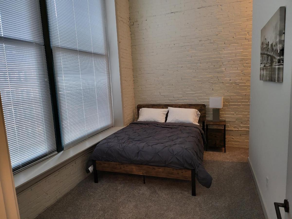 Prime Location Alert!! Apartment *