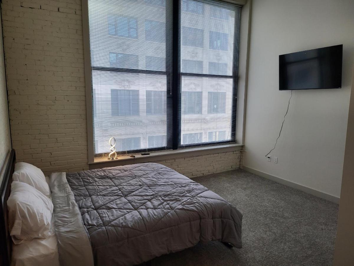 Apartment Prime Location Alert!!