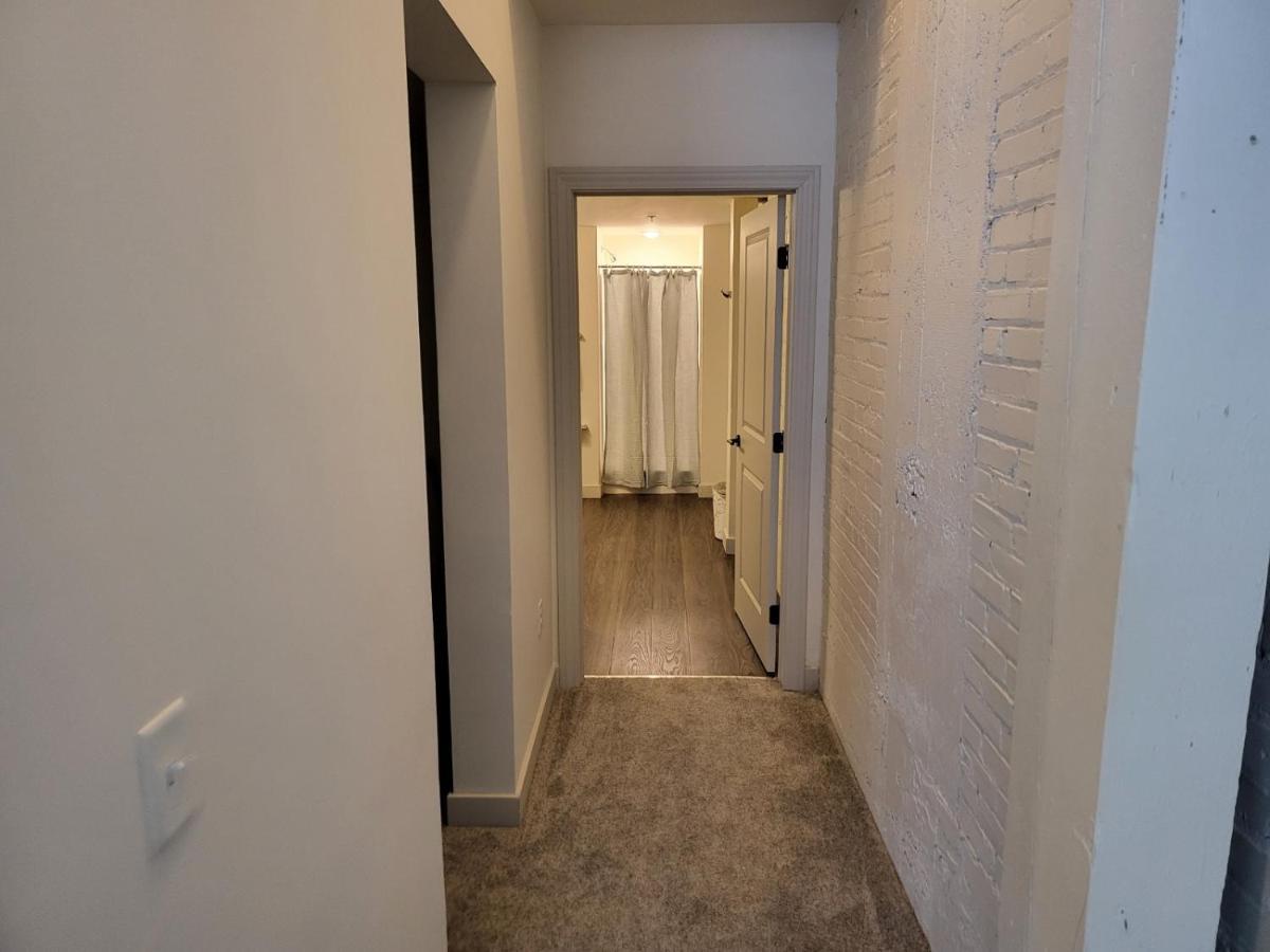 Prime Location Alert!! Apartment *