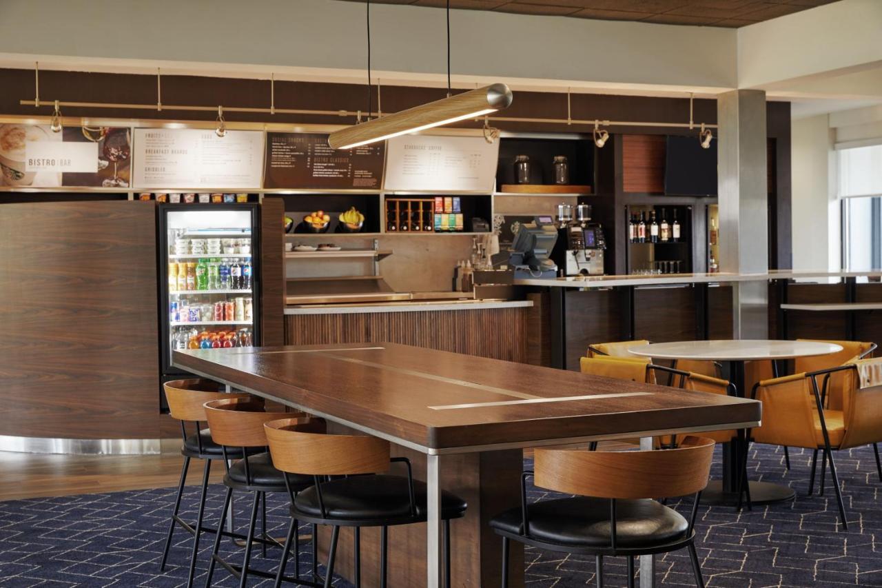 Courtyard By Marriott Downtown West Hotel Saint Louis