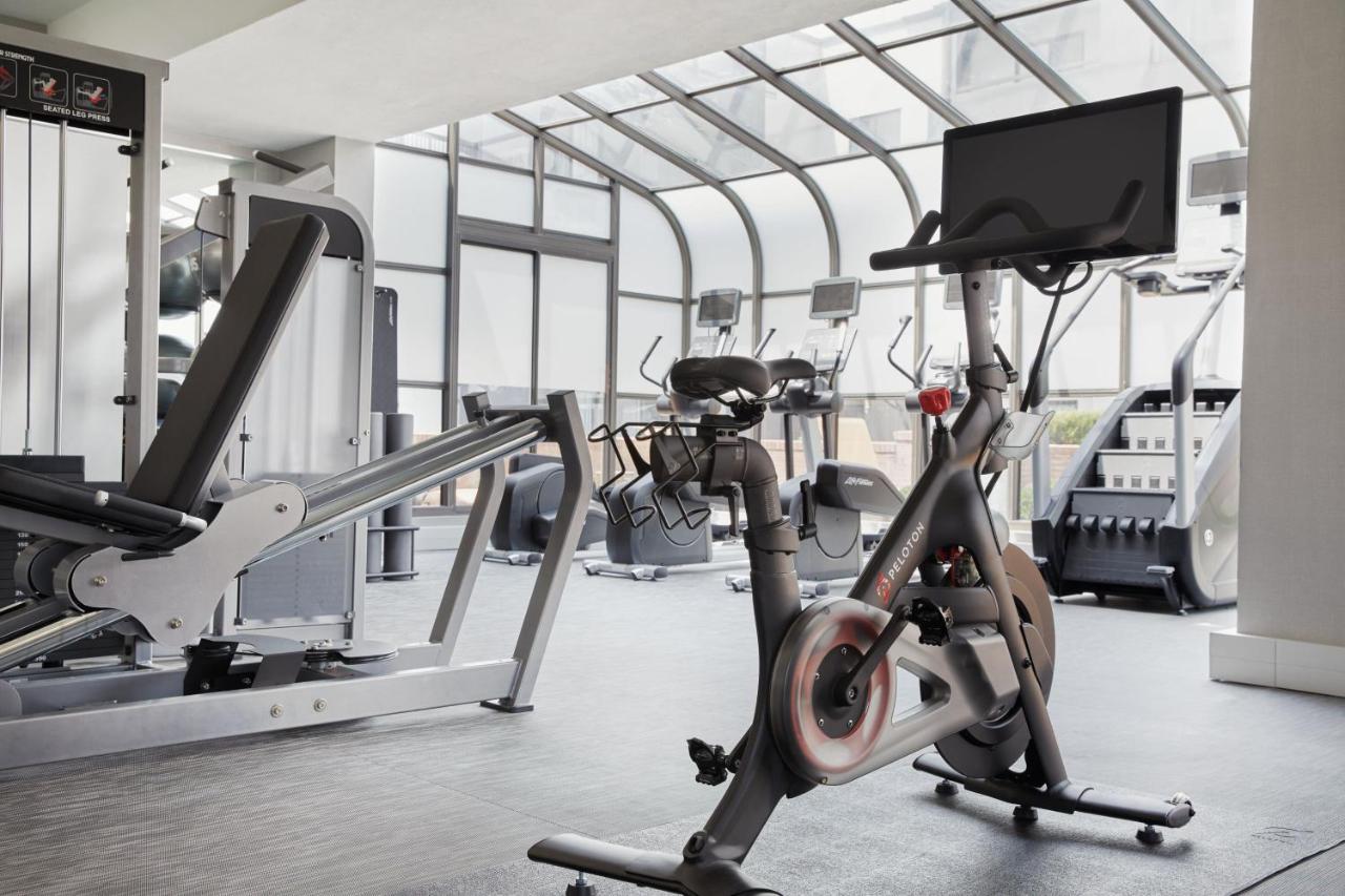 Courtyard By Marriott Downtown West Hotel 3*