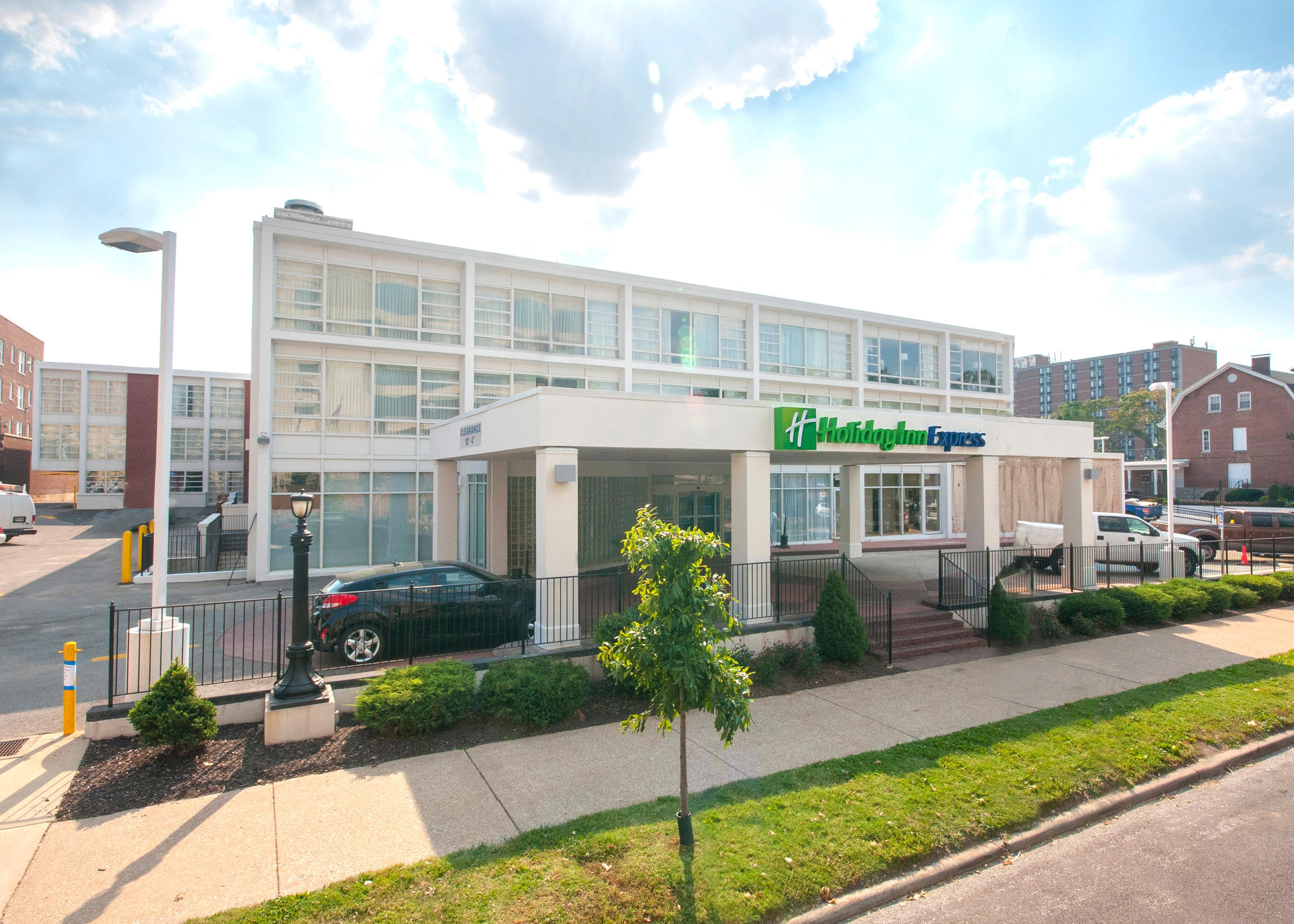 Express West End By Ihg 3* Saint Louis