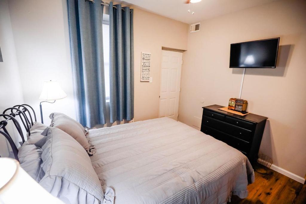 Cozy City Getaway In The Heart Of Louis! * Saint Louis