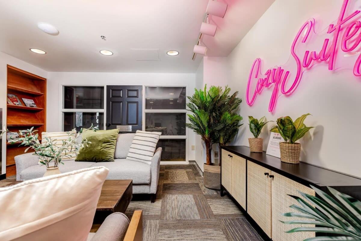Cozysuites Cwe Double Queen