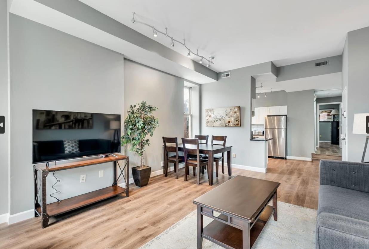 717a - Settle Into Soulard 6 Q Beds 2 Full Baths *