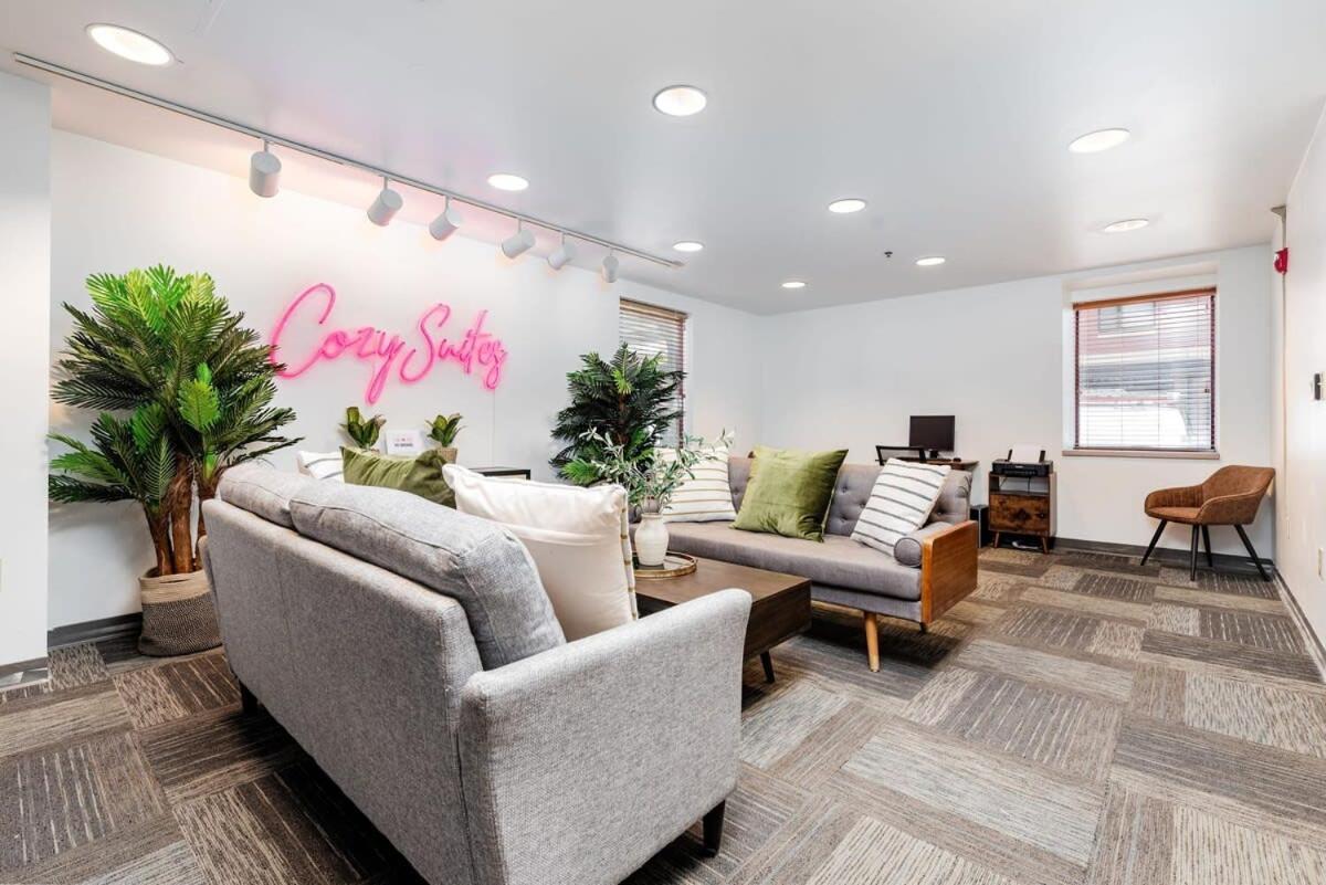 Cozysuites Cwe Double Queen Apartment *