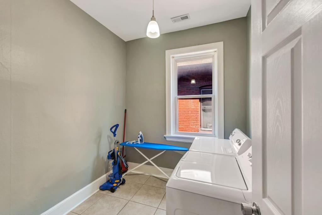 Ravishing 2-story Unit In Stl 2e Holiday home Saint Louis