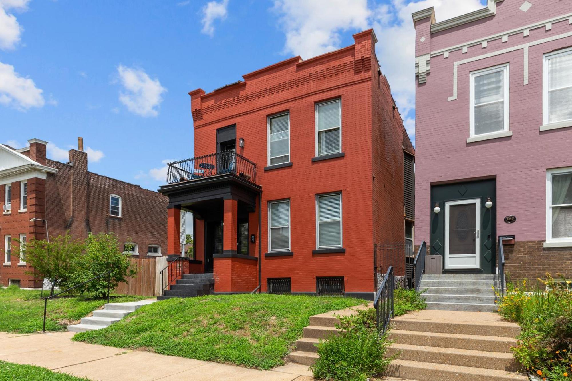Red Brick Hideaway | Jz Vacation * Saint Louis