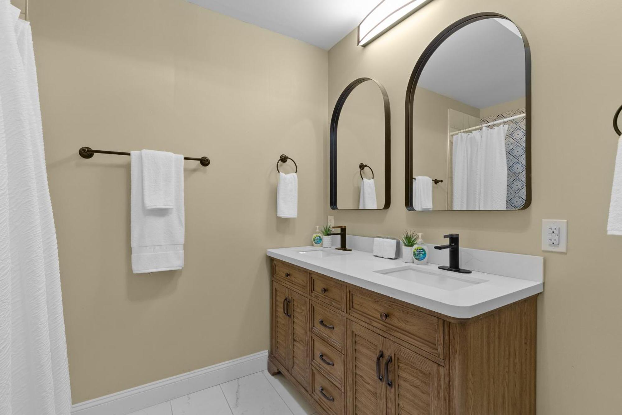Red Brick Hideaway | Jz Vacation Holiday home Saint Louis