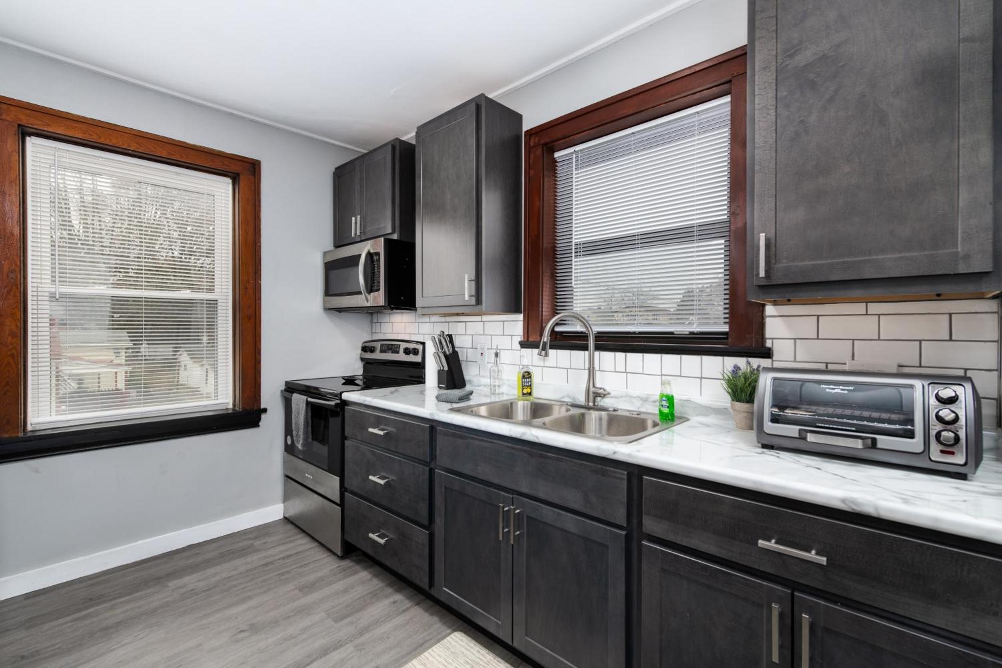 New 3 Bedroom Escape Apartment *