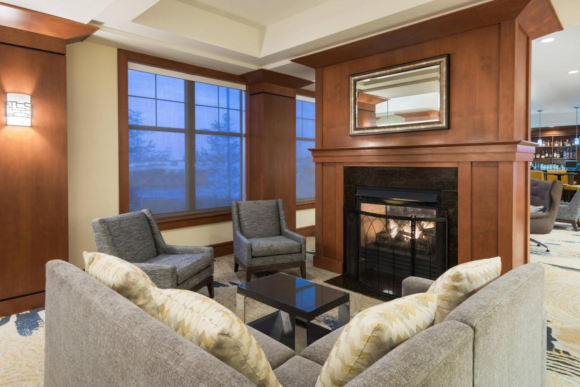 Hotel By Marriott Downtown 3*