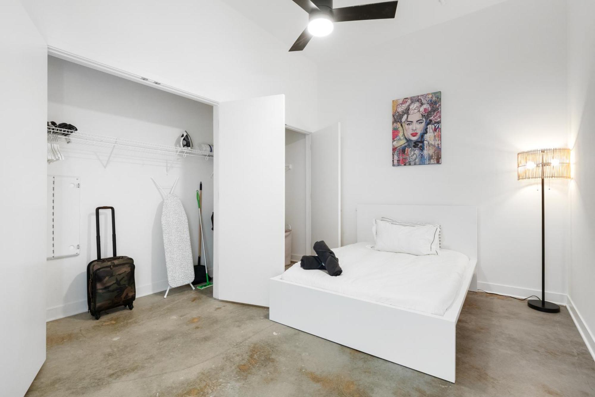 Ballpark Luxury Loft Steps From Arch Apartment *