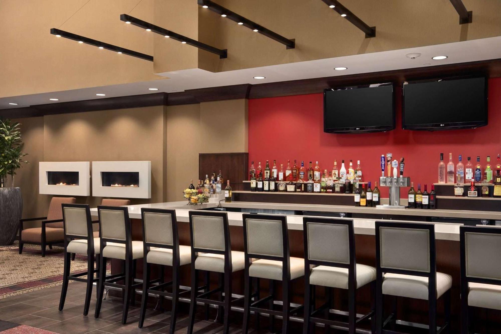 Hotel Embassy - Downtown