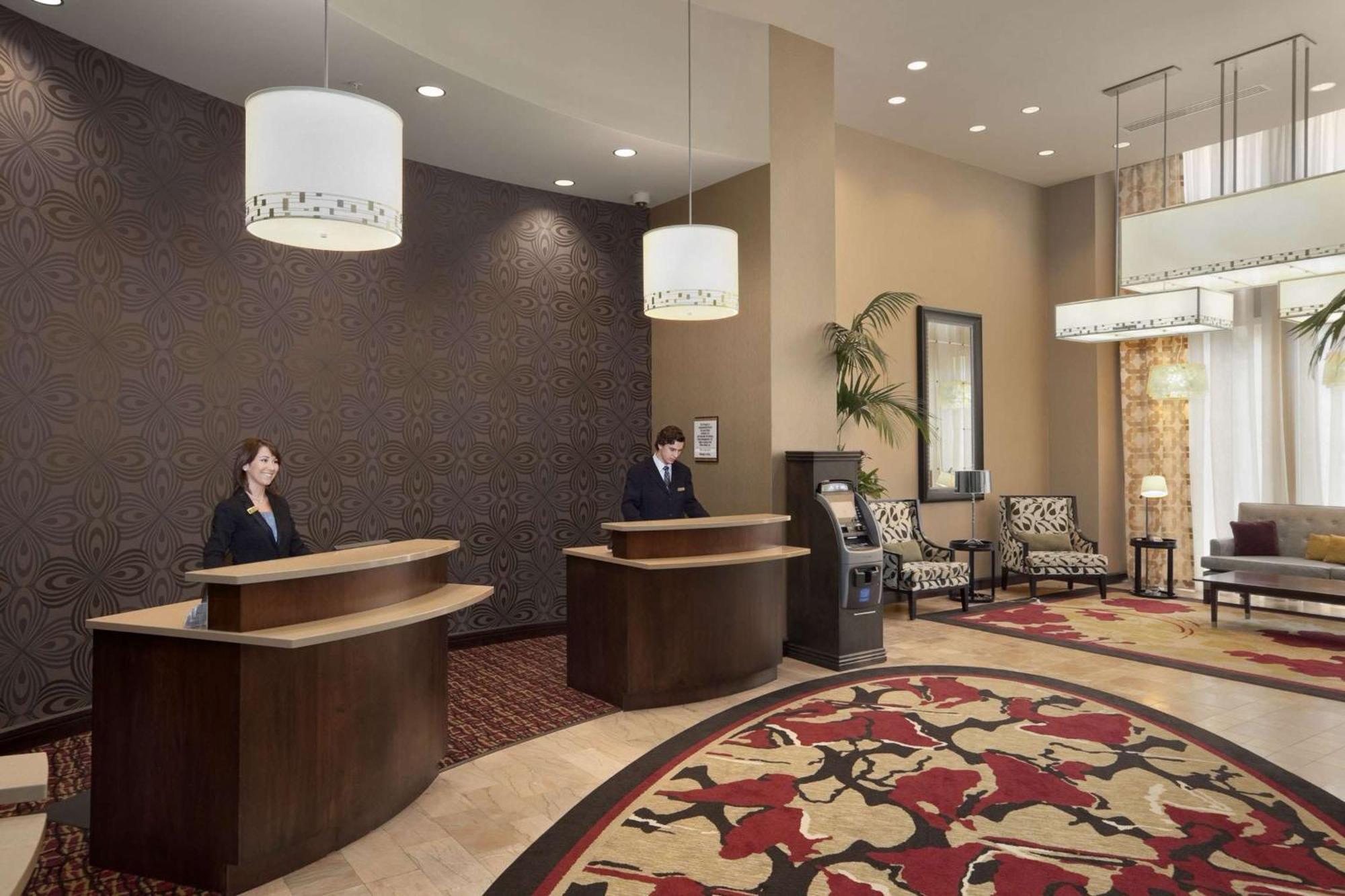 Embassy - Downtown Hotel 4*