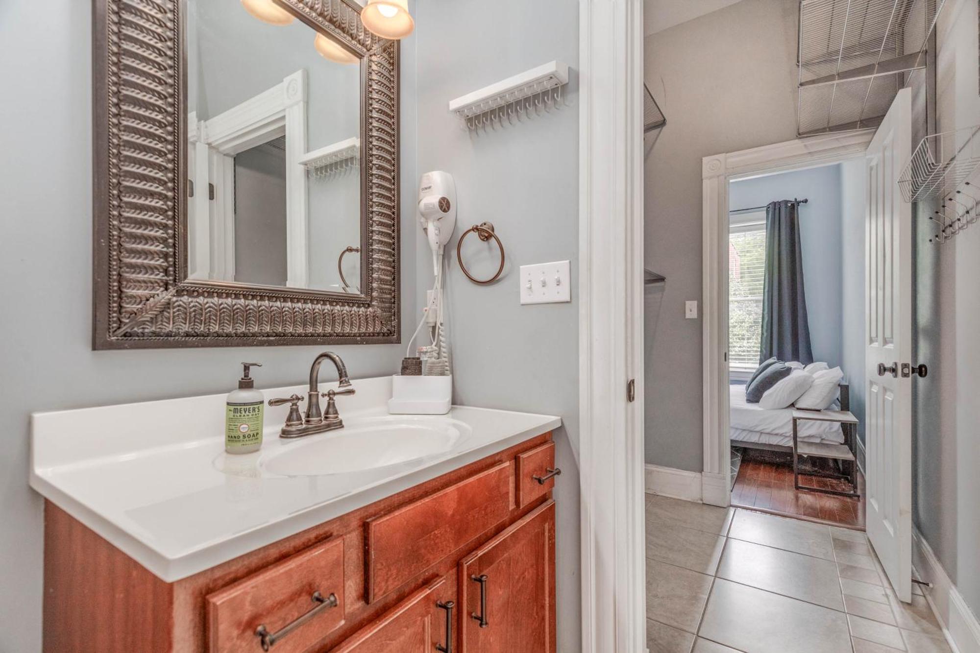 Historic Benton Park Townhome Holiday home