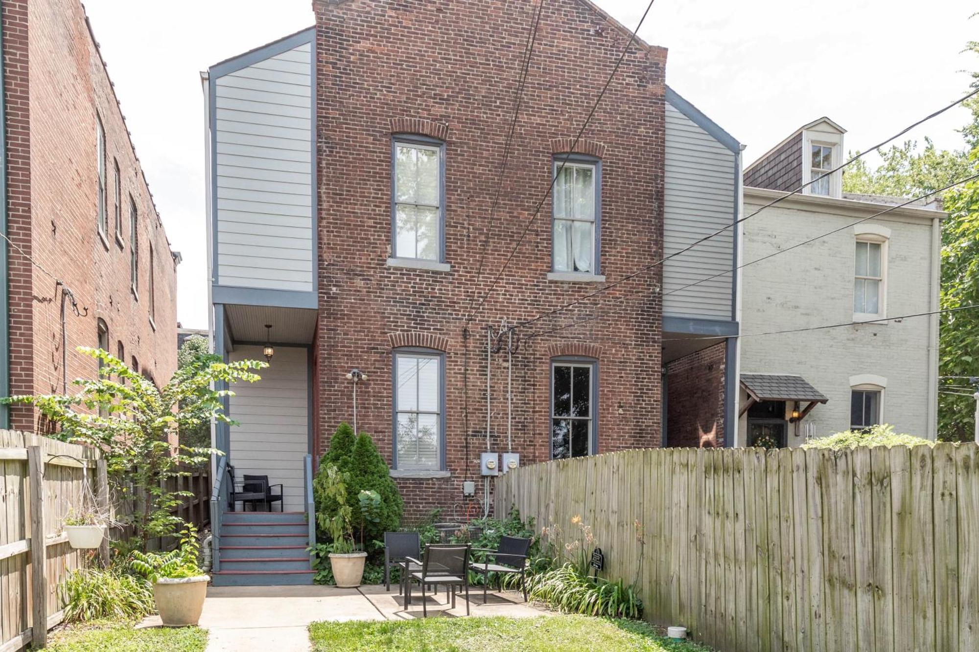 Historic Benton Park Townhome Holiday home *