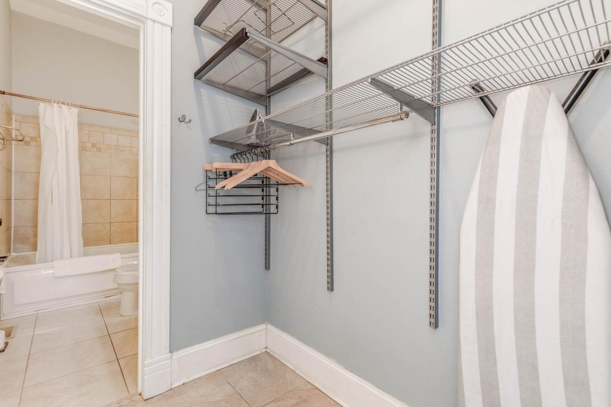 Holiday home Historic Benton Park Townhome