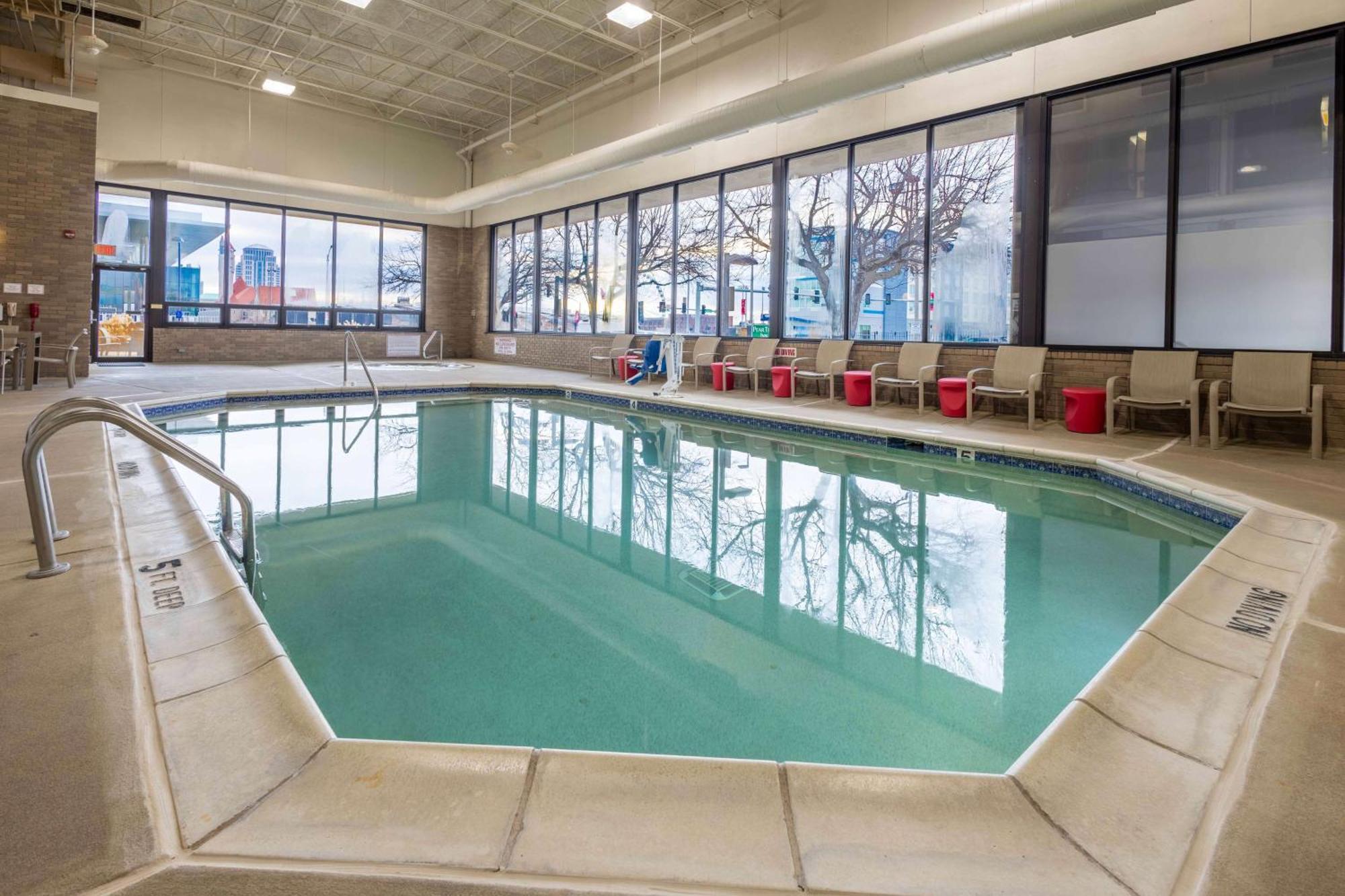Hotel Pear Tree Near Union Station Saint Louis