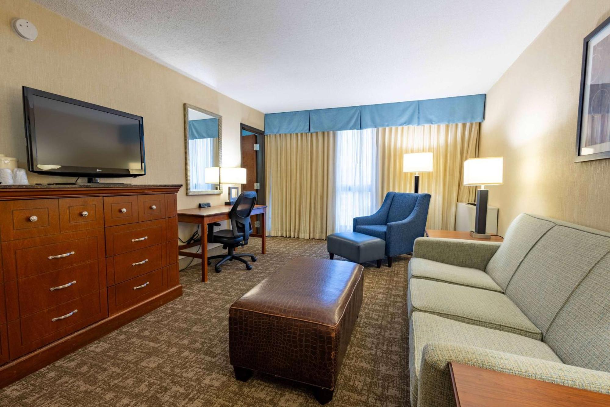 Hotel Pear Tree Near Union Station