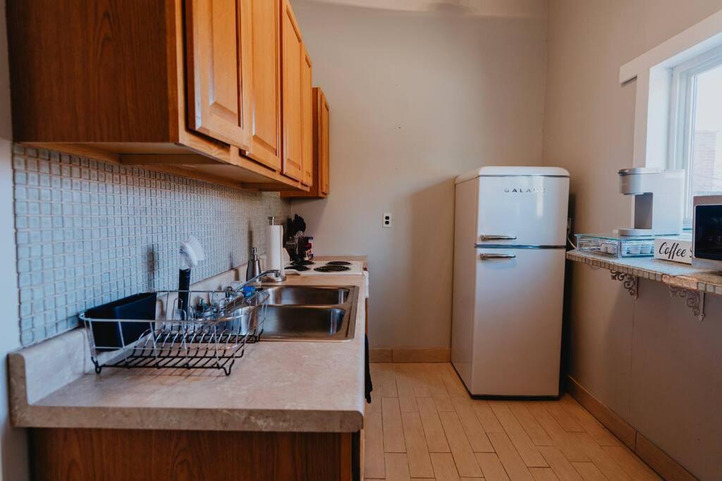 Apartment Chic 1br Balcony & Laundry Soulard