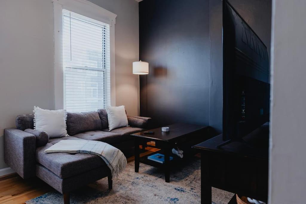 Apartment Chic 1br Balcony & Laundry Soulard *