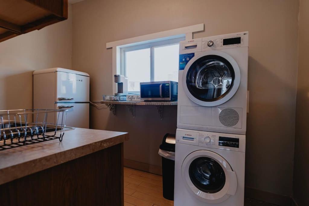 Chic 1br Balcony & Laundry Soulard